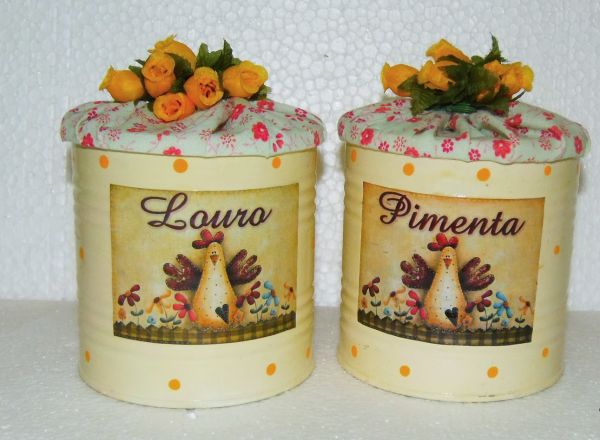 conjunto de latas decoradas